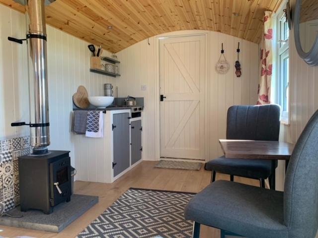Maple Hut Four Acre Farm Hotel Aylsham Exterior foto